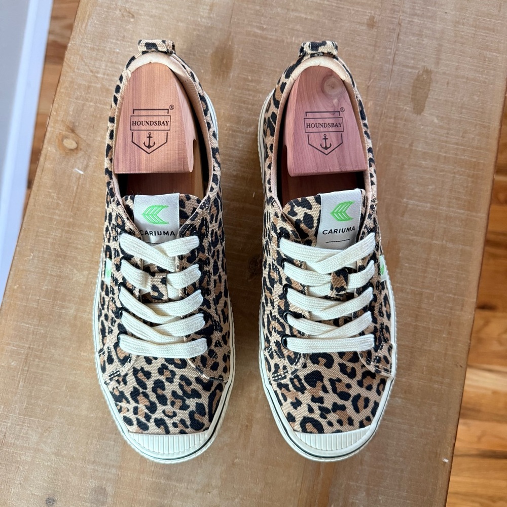 Cariuma OCA Low Leopard Print Sneakers Sz 8.5